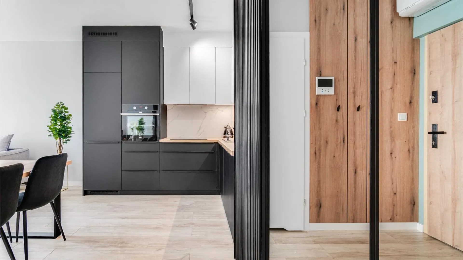 Rent Invest - Quorum Apartamenty Parking Klimatyzacja ヴロツワフ 0*,