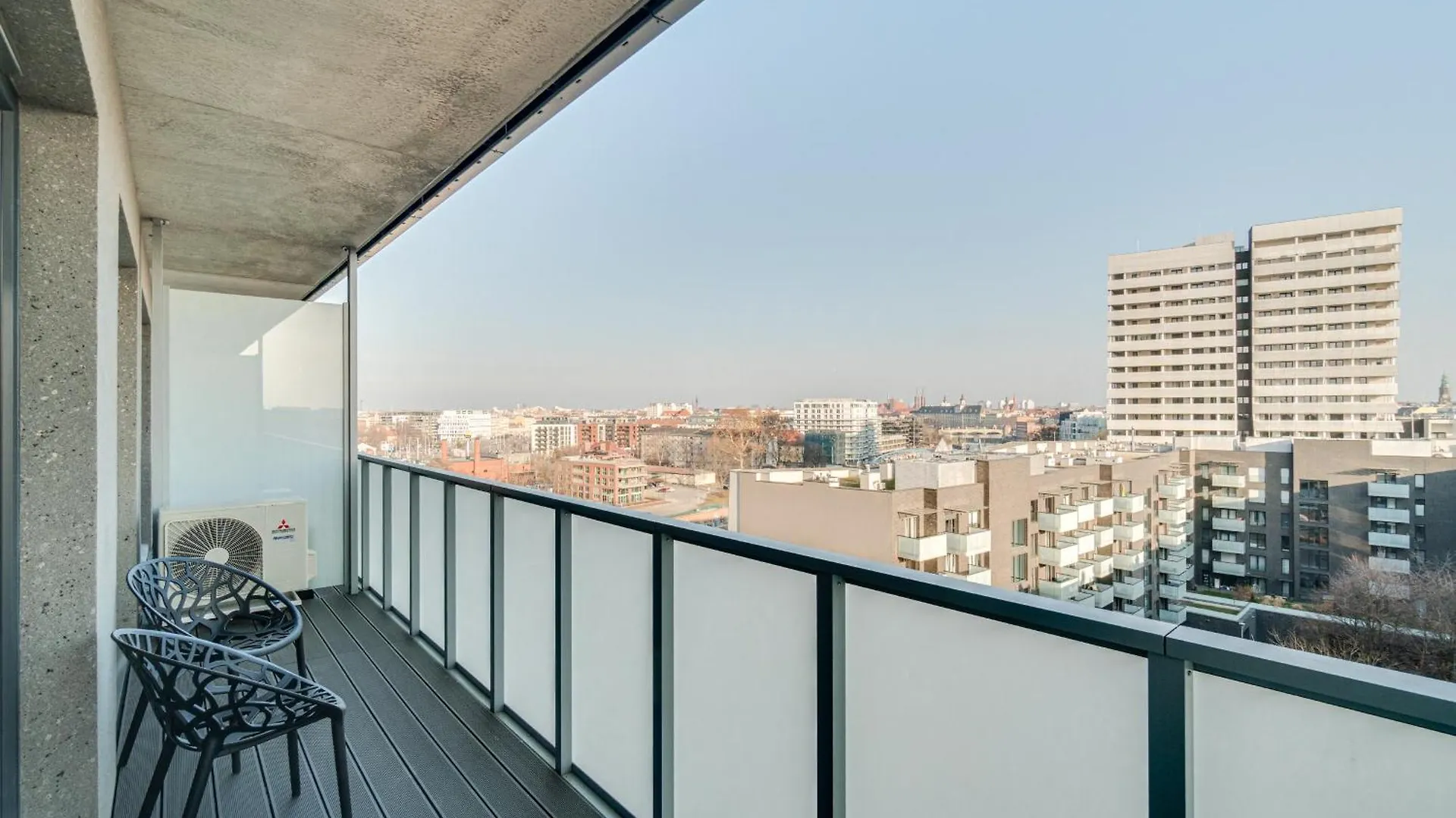 Rent Invest - Quorum Apartamenty Parking Klimatyzacja Wroclaw