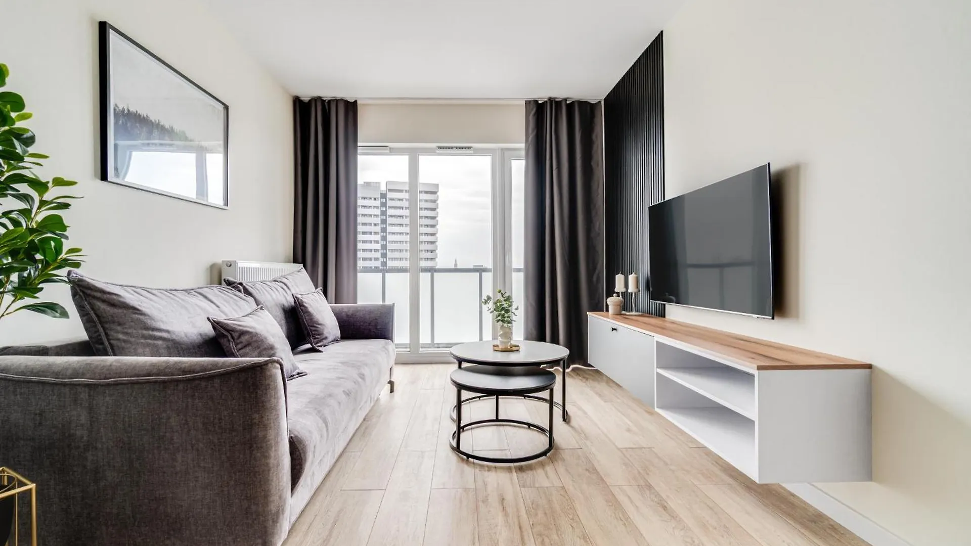 Rent Invest - Quorum Apartamenty Parking Klimatyzacja Wroclaw Poland