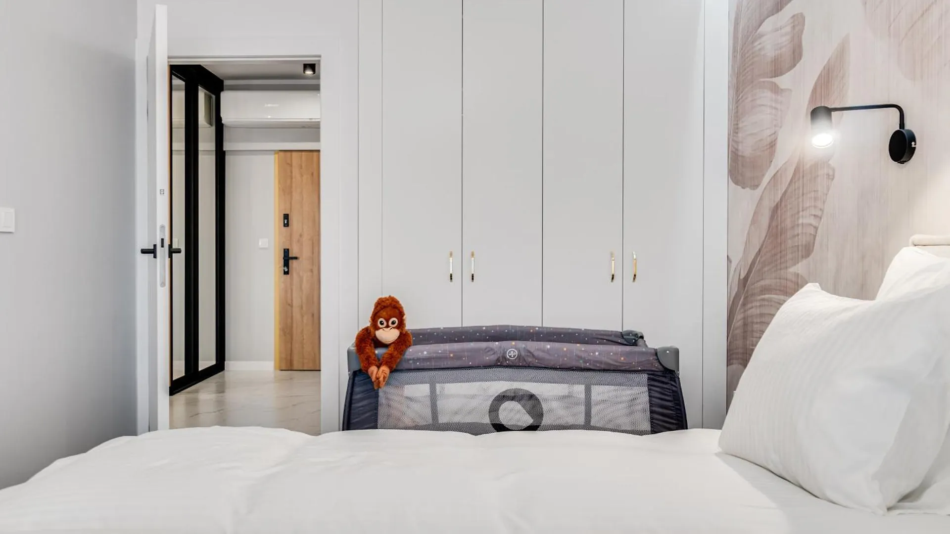 Rent Invest - Quorum Apartamenty Parking Klimatyzacja Wroclaw 0*,