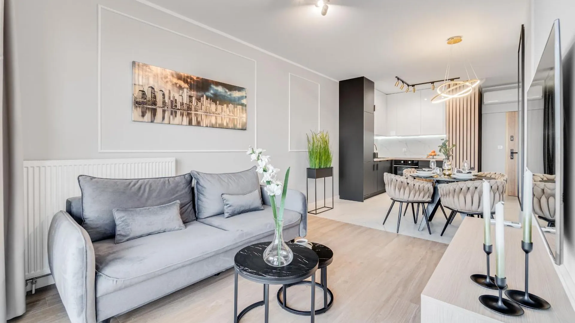 Rent Invest - Quorum Apartamenty Parking Klimatyzacja Wroclaw