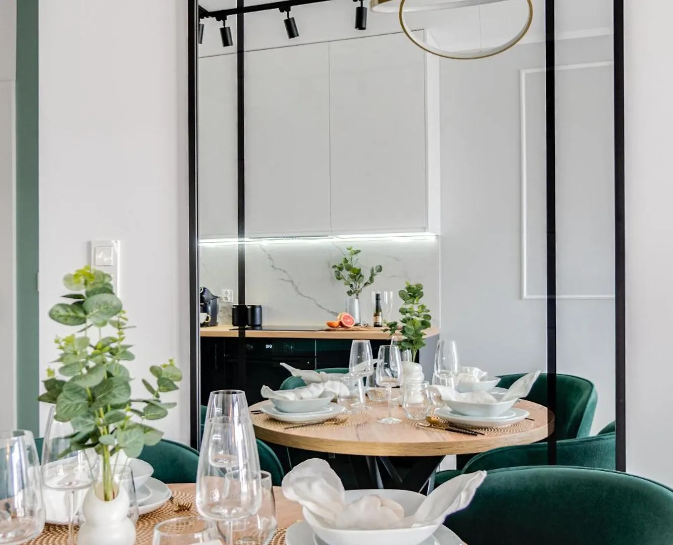 Rent Invest - Quorum Apartamenty Parking Klimatyzacja Wroclaw