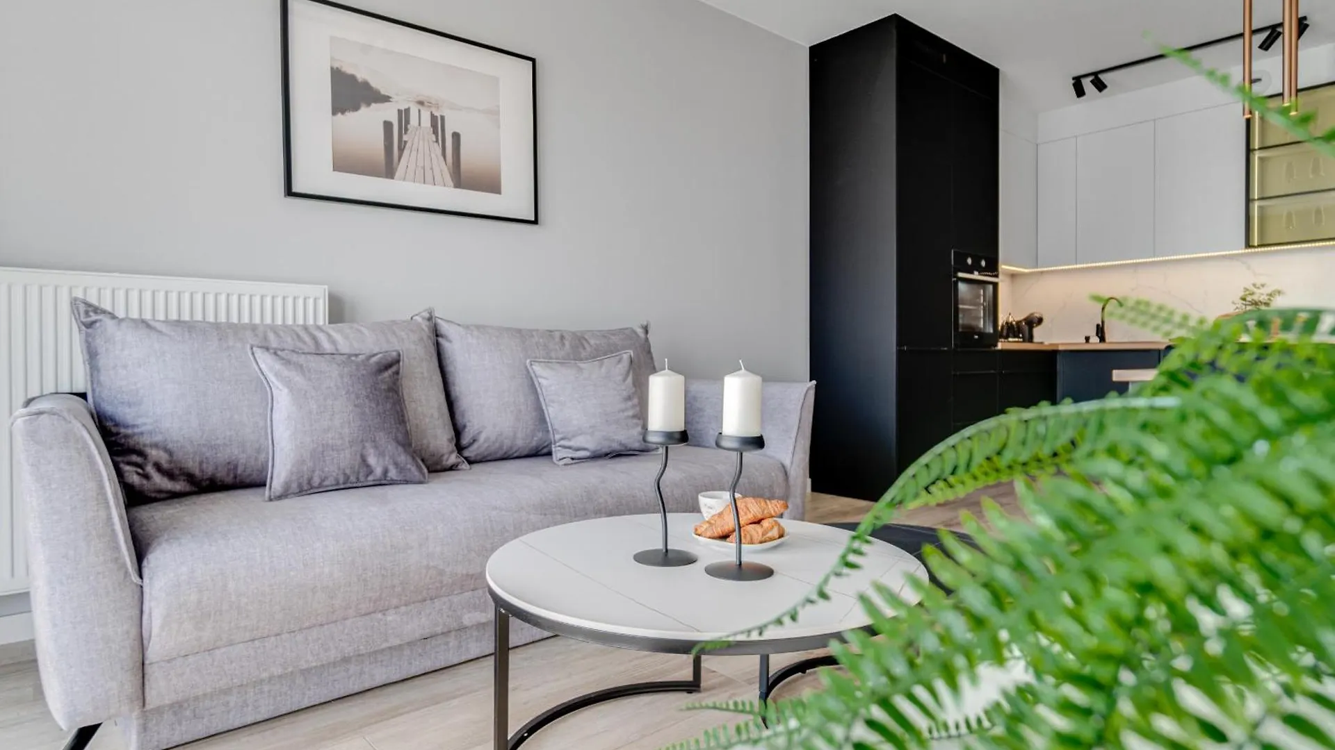 アパート Rent Invest - Quorum Apartamenty Parking Klimatyzacja ヴロツワフ ポーランド