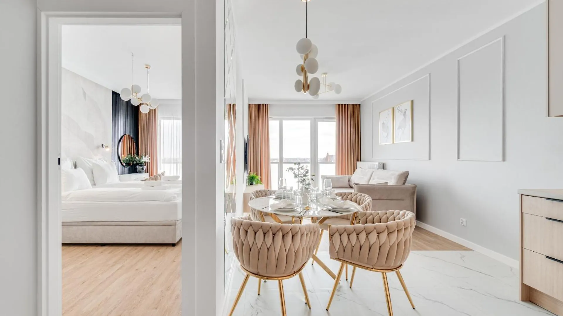 Rent Invest - Quorum Apartamenty Parking Klimatyzacja Wroclaw Apartment