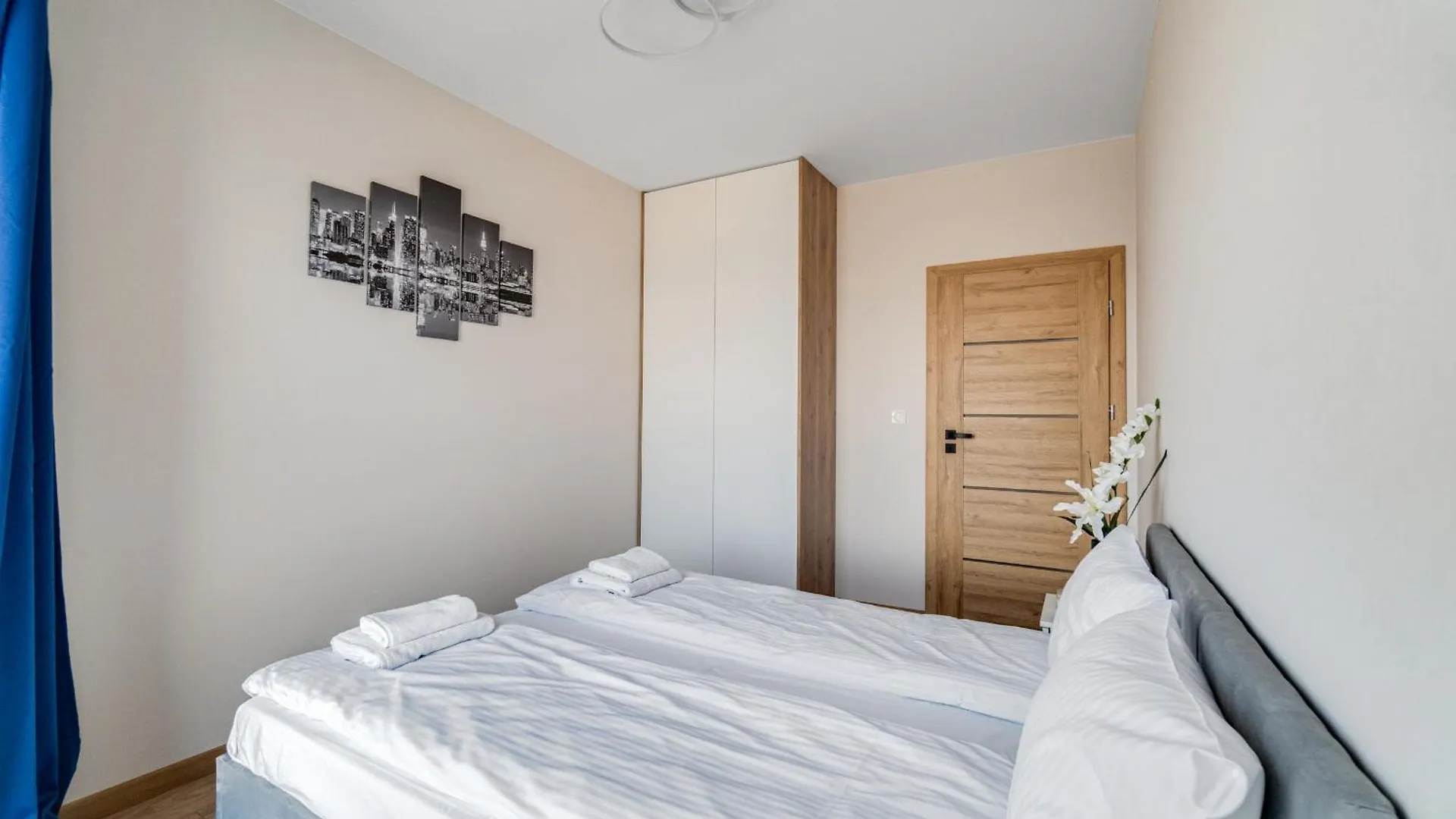 アパート Rent Invest - Quorum Apartamenty Parking Klimatyzacja ヴロツワフ