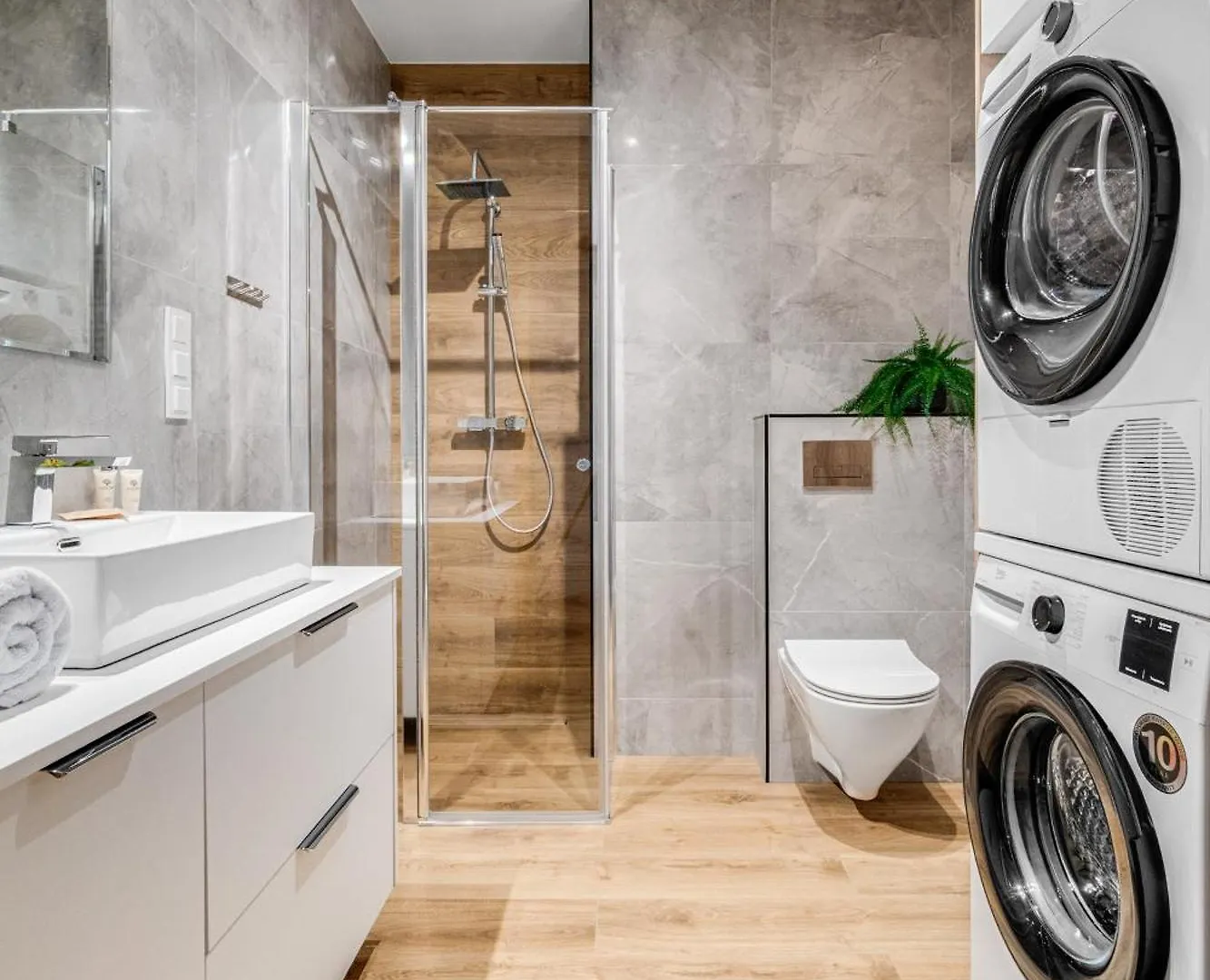 Rent Invest - Quorum Apartamenty Parking Klimatyzacja Wroclaw Poland