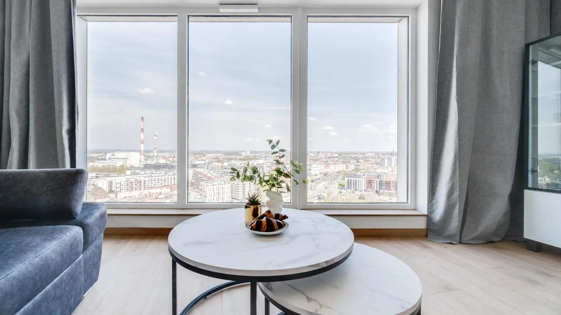 Rent Invest - Quorum Apartamenty Parking Klimatyzacja ヴロツワフ アパート