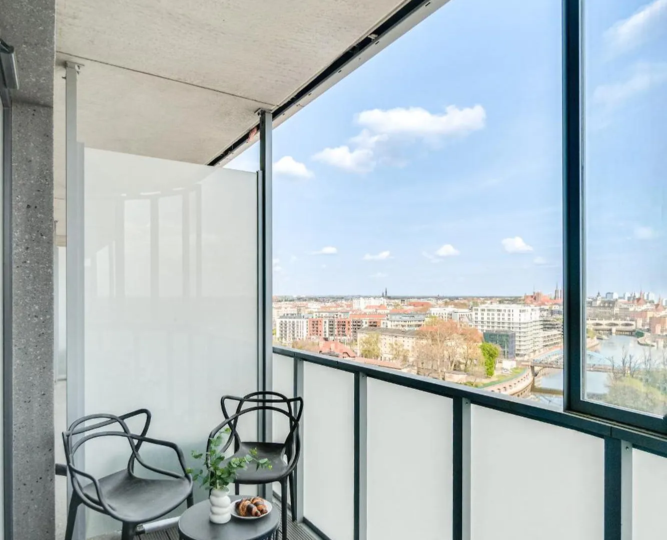 Rent Invest - Quorum Apartamenty Parking Klimatyzacja Wroclaw 0*,  Poland