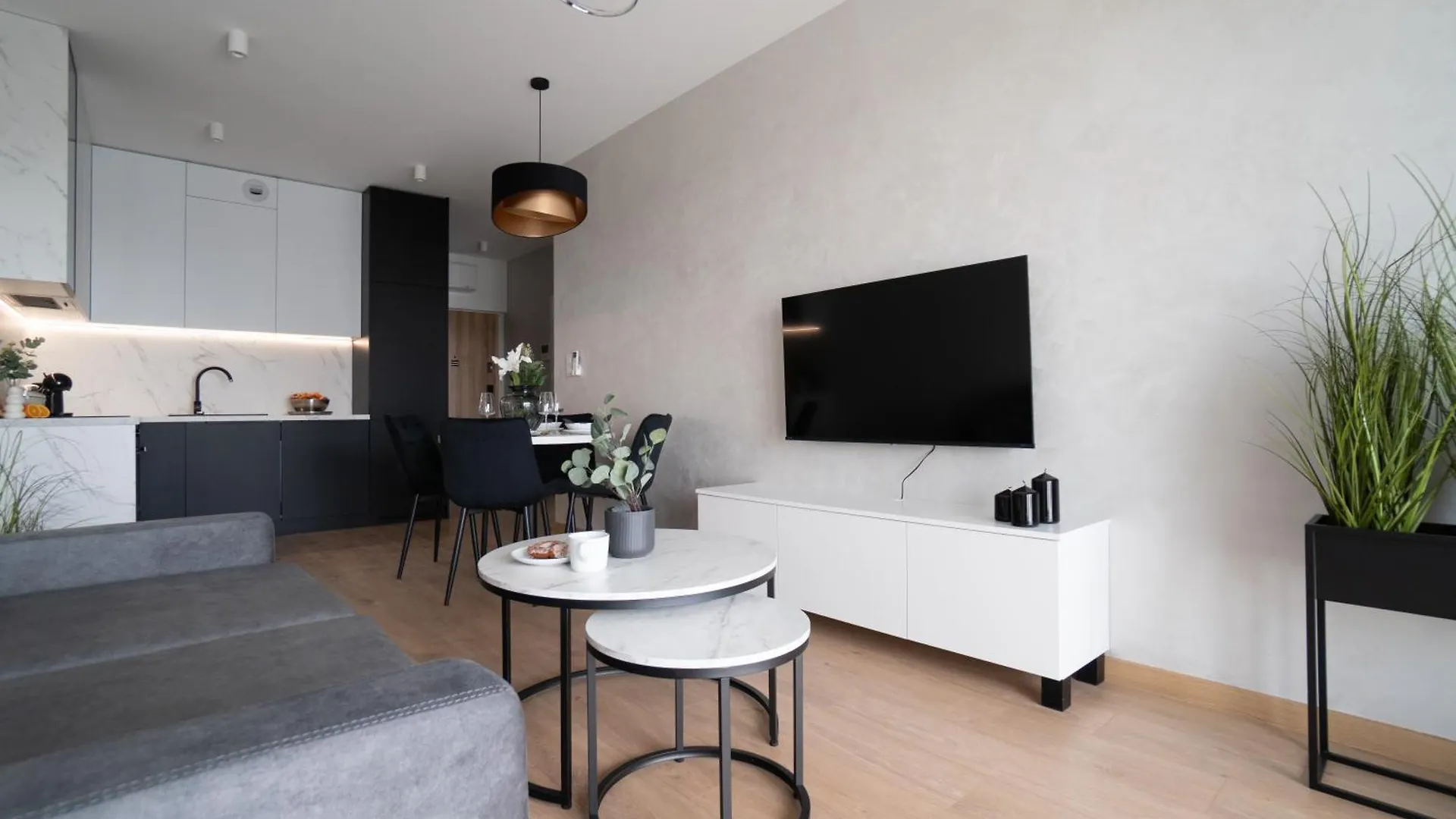Rent Invest - Quorum Apartamenty Parking Klimatyzacja Wroclaw Poland