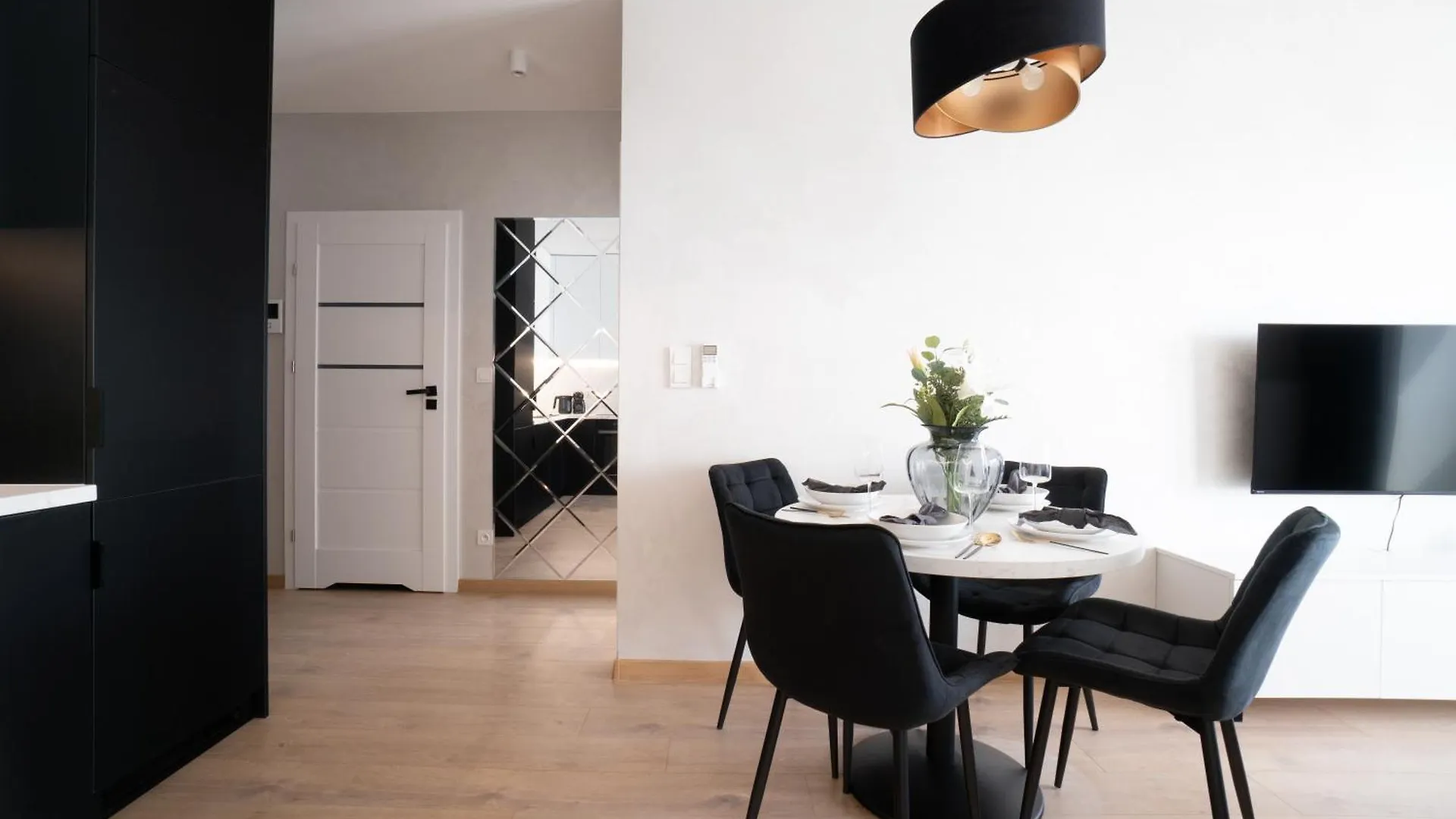 Apartment Rent Invest - Quorum Apartamenty Parking Klimatyzacja Wroclaw