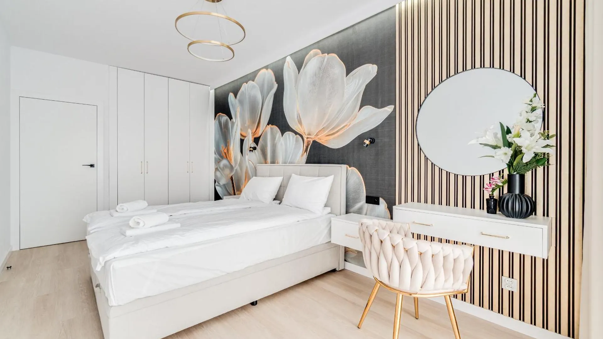 Rent Invest - Quorum Apartamenty Parking Klimatyzacja ヴロツワフ 0*,  ポーランド
